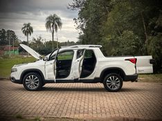 Fiat TORO VOLCANO 2.0 2020 NEUMANN VEÍCULOS ARROIO DO MEIO / Carros no Vale