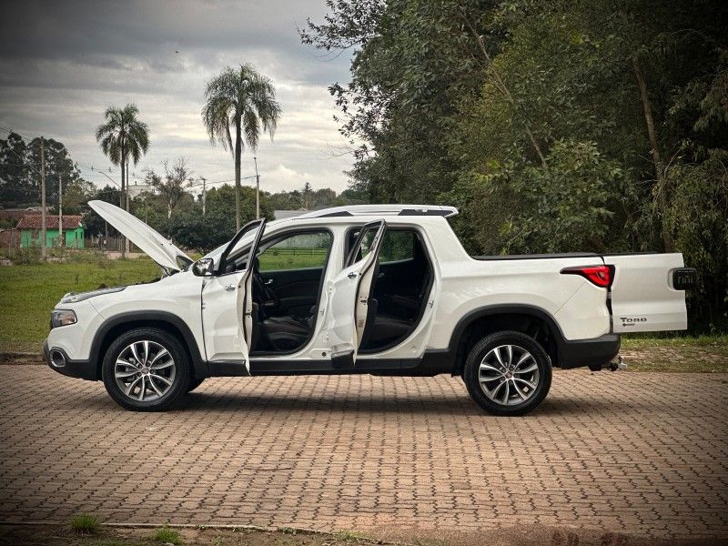 Fiat TORO VOLCANO 2.0 2020 NEUMANN VEÍCULOS ARROIO DO MEIO / Carros no Vale Fiat TORO VOLCANO 2.0 2020 NEUMANN VEÍCULOS ARROIO DO MEIO / Carros no Vale