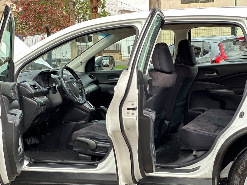 Honda CRV LX 2.0 2014 NEUMANN VEÍCULOS ARROIO DO MEIO / Carros no Vale Honda CRV LX 2.0 2014 NEUMANN VEÍCULOS ARROIO DO MEIO / Carros no Vale