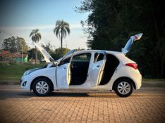 Hyundai HB20 COMFORT 1.6 2015 NEUMANN VEÍCULOS ARROIO DO MEIO / Carros no Vale