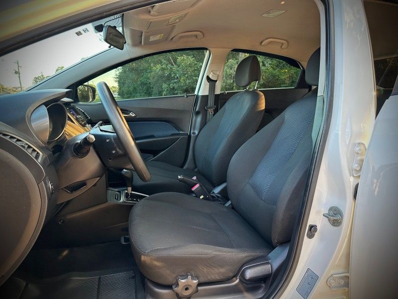 Hyundai HB20 COMFORT 1.6 2015 NEUMANN VEÍCULOS ARROIO DO MEIO / Carros no Vale Hyundai HB20 COMFORT 1.6 2015 NEUMANN VEÍCULOS ARROIO DO MEIO / Carros no Vale