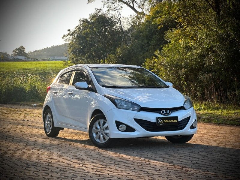 Hyundai HB20 COMFORT 1.6 2015 NEUMANN VEÍCULOS ARROIO DO MEIO / Carros no Vale Hyundai HB20 COMFORT 1.6 2015 NEUMANN VEÍCULOS ARROIO DO MEIO / Carros no Vale