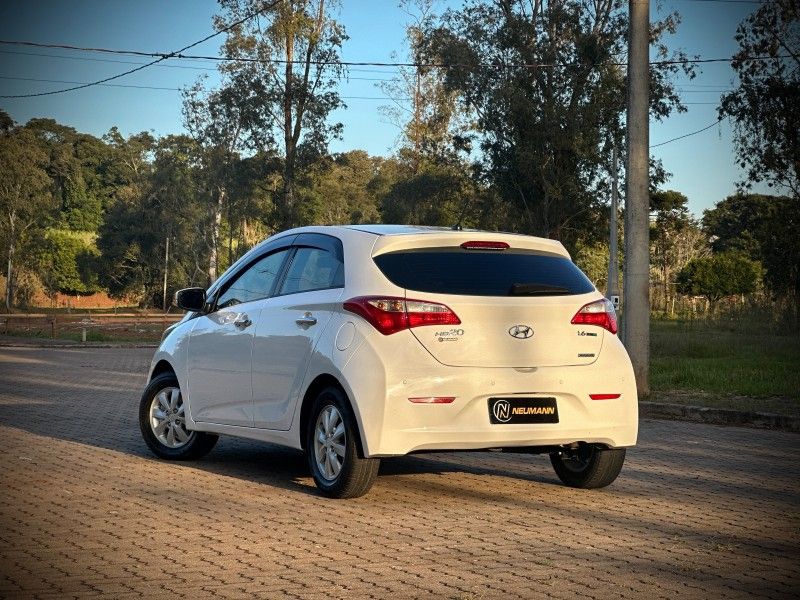 Hyundai HB20 COMFORT 1.6 2015 NEUMANN VEÍCULOS ARROIO DO MEIO / Carros no Vale Hyundai HB20 COMFORT 1.6 2015 NEUMANN VEÍCULOS ARROIO DO MEIO / Carros no Vale