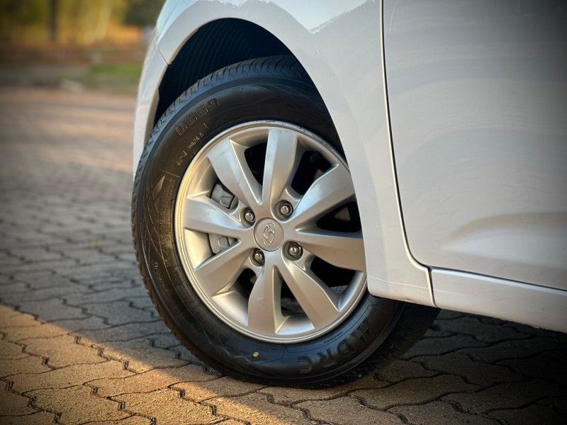 Hyundai HB20 COMFORT 1.6 2015 NEUMANN VEÍCULOS ARROIO DO MEIO / Carros no Vale Hyundai HB20 COMFORT 1.6 2015 NEUMANN VEÍCULOS ARROIO DO MEIO / Carros no Vale