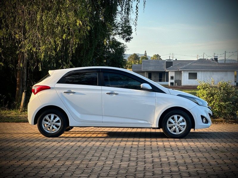 Hyundai HB20 COMFORT 1.6 2015 NEUMANN VEÍCULOS ARROIO DO MEIO / Carros no Vale Hyundai HB20 COMFORT 1.6 2015 NEUMANN VEÍCULOS ARROIO DO MEIO / Carros no Vale