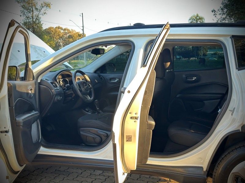 Jeep COMPASS SPORT 2.0 2018 NEUMANN VEÍCULOS ARROIO DO MEIO / Carros no Vale Jeep COMPASS SPORT 2.0 2018 NEUMANN VEÍCULOS ARROIO DO MEIO / Carros no Vale