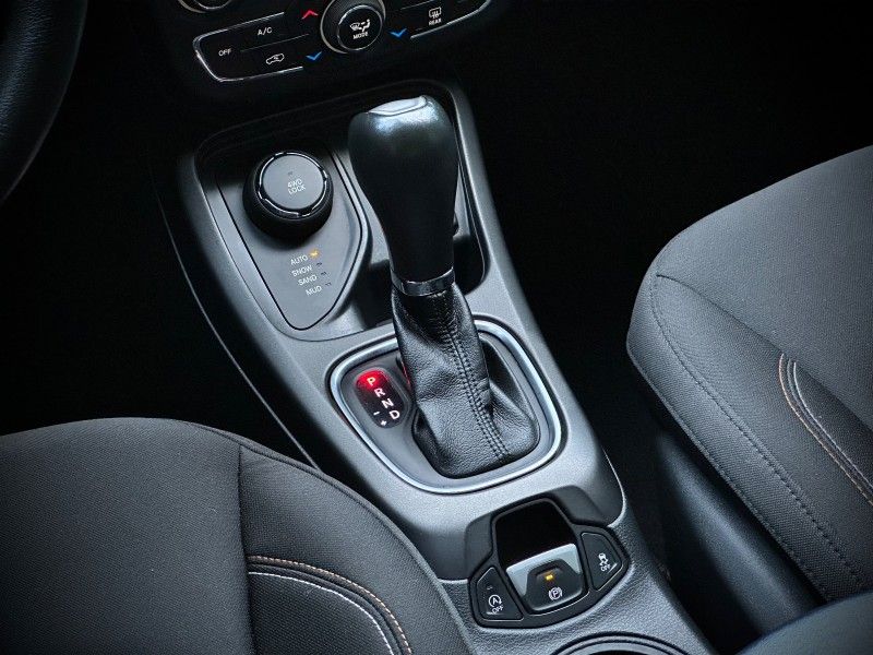 Jeep COMPASS SPORT 2.0 2018 NEUMANN VEÍCULOS ARROIO DO MEIO / Carros no Vale Jeep COMPASS SPORT 2.0 2018 NEUMANN VEÍCULOS ARROIO DO MEIO / Carros no Vale