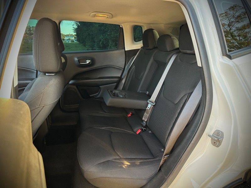Jeep COMPASS SPORT 2.0 2018 NEUMANN VEÍCULOS ARROIO DO MEIO / Carros no Vale Jeep COMPASS SPORT 2.0 2018 NEUMANN VEÍCULOS ARROIO DO MEIO / Carros no Vale