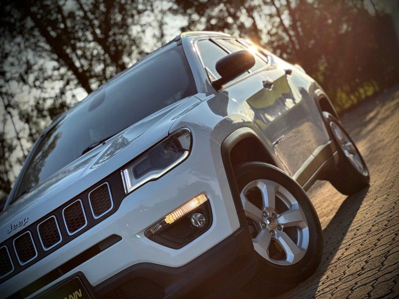 Jeep COMPASS SPORT 2.0 2018 NEUMANN VEÍCULOS ARROIO DO MEIO / Carros no Vale Jeep COMPASS SPORT 2.0 2018 NEUMANN VEÍCULOS ARROIO DO MEIO / Carros no Vale
