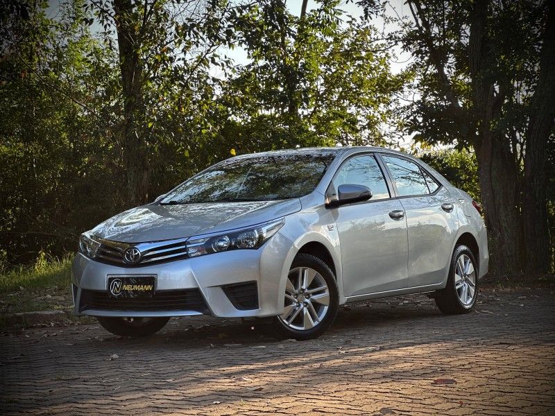 Toyota COROLLA GLi 1.8 2015 NEUMANN VEÍCULOS ARROIO DO MEIO / Carros no Vale Toyota COROLLA GLi 1.8 2015 NEUMANN VEÍCULOS ARROIO DO MEIO / Carros no Vale