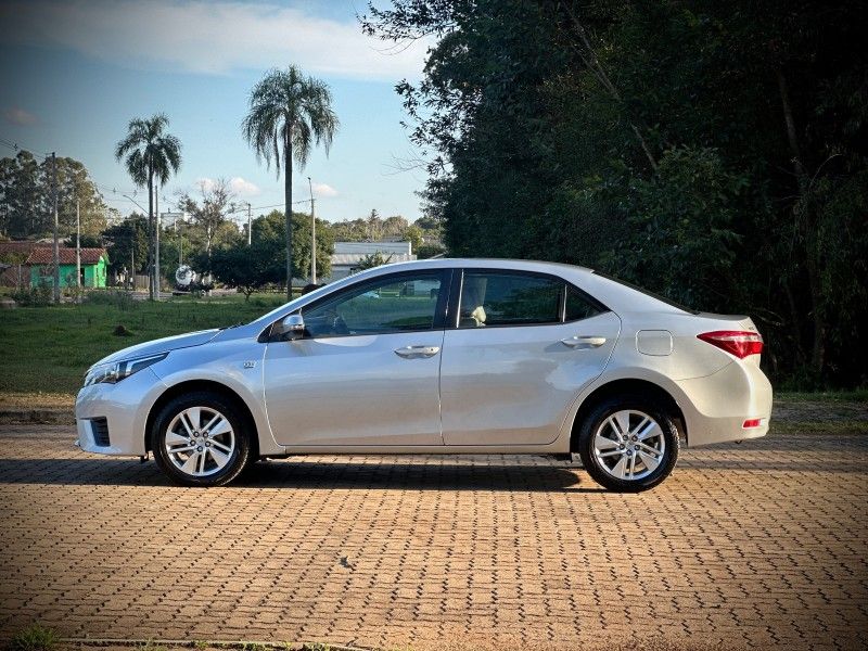 Toyota COROLLA GLi 1.8 2015 NEUMANN VEÍCULOS ARROIO DO MEIO / Carros no Vale Toyota COROLLA GLi 1.8 2015 NEUMANN VEÍCULOS ARROIO DO MEIO / Carros no Vale