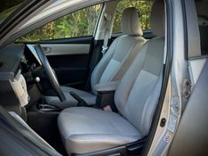 Toyota COROLLA GLi 1.8 2015 NEUMANN VEÍCULOS ARROIO DO MEIO / Carros no Vale