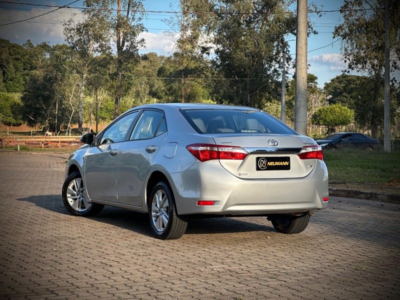 Toyota COROLLA GLi 1.8 2015 NEUMANN VEÍCULOS ARROIO DO MEIO / Carros no Vale Toyota COROLLA GLi 1.8 2015 NEUMANN VEÍCULOS ARROIO DO MEIO / Carros no Vale