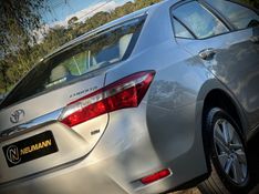 Toyota COROLLA GLi 1.8 2015 NEUMANN VEÍCULOS ARROIO DO MEIO / Carros no Vale