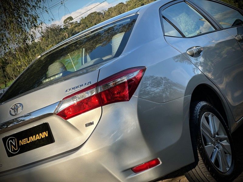 Toyota COROLLA GLi 1.8 2015 NEUMANN VEÍCULOS ARROIO DO MEIO / Carros no Vale Toyota COROLLA GLi 1.8 2015 NEUMANN VEÍCULOS ARROIO DO MEIO / Carros no Vale