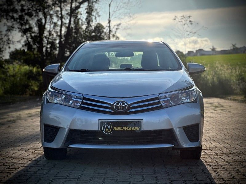 Toyota COROLLA GLi 1.8 2015 NEUMANN VEÍCULOS ARROIO DO MEIO / Carros no Vale Toyota COROLLA GLi 1.8 2015 NEUMANN VEÍCULOS ARROIO DO MEIO / Carros no Vale