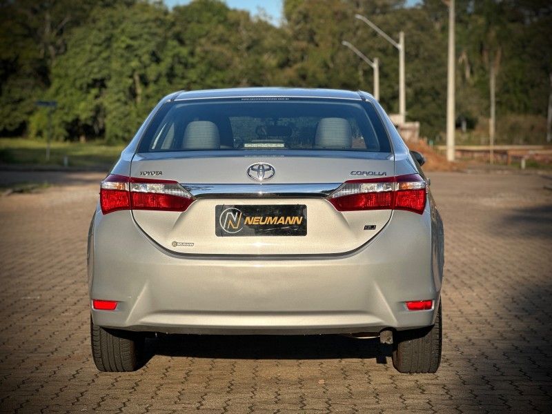Toyota COROLLA GLi 1.8 2015 NEUMANN VEÍCULOS ARROIO DO MEIO / Carros no Vale Toyota COROLLA GLi 1.8 2015 NEUMANN VEÍCULOS ARROIO DO MEIO / Carros no Vale