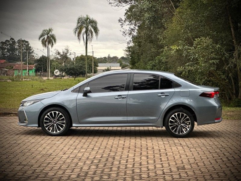 Toyota COROLLA GLI 2.0 2021 NEUMANN VEÍCULOS ARROIO DO MEIO / Carros no Vale