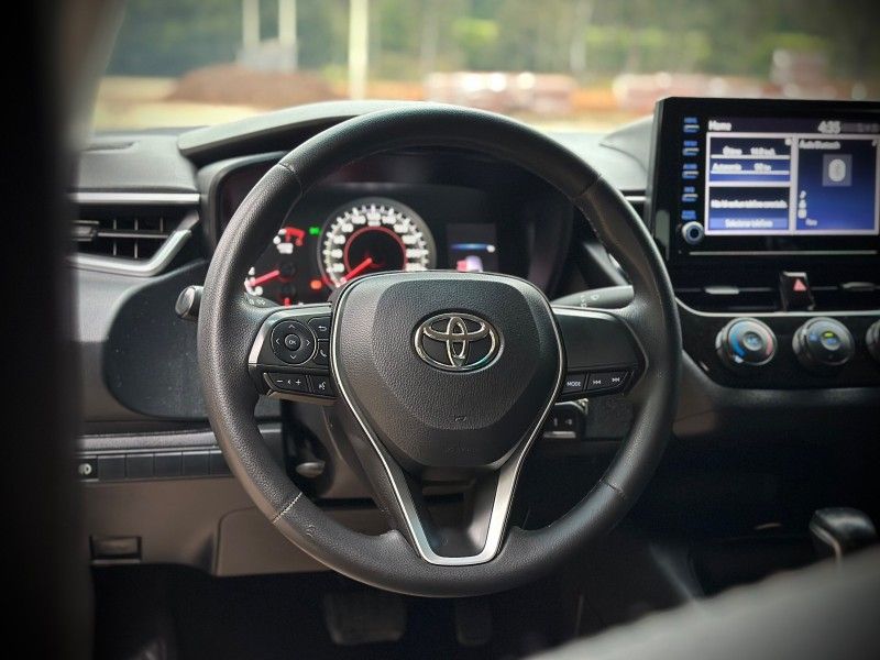 Toyota COROLLA GLI 2.0 2021 NEUMANN VEÍCULOS ARROIO DO MEIO / Carros no Vale