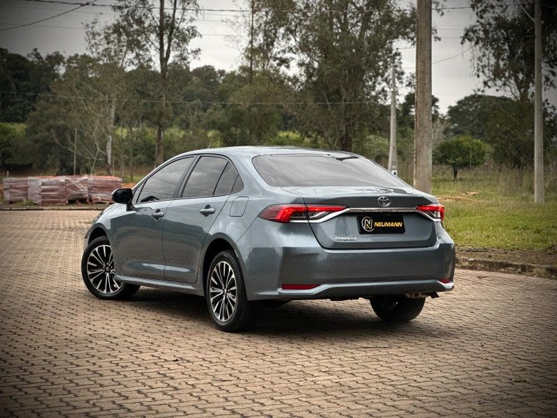 Toyota COROLLA GLI 2.0 2021 NEUMANN VEÍCULOS ARROIO DO MEIO / Carros no Vale
