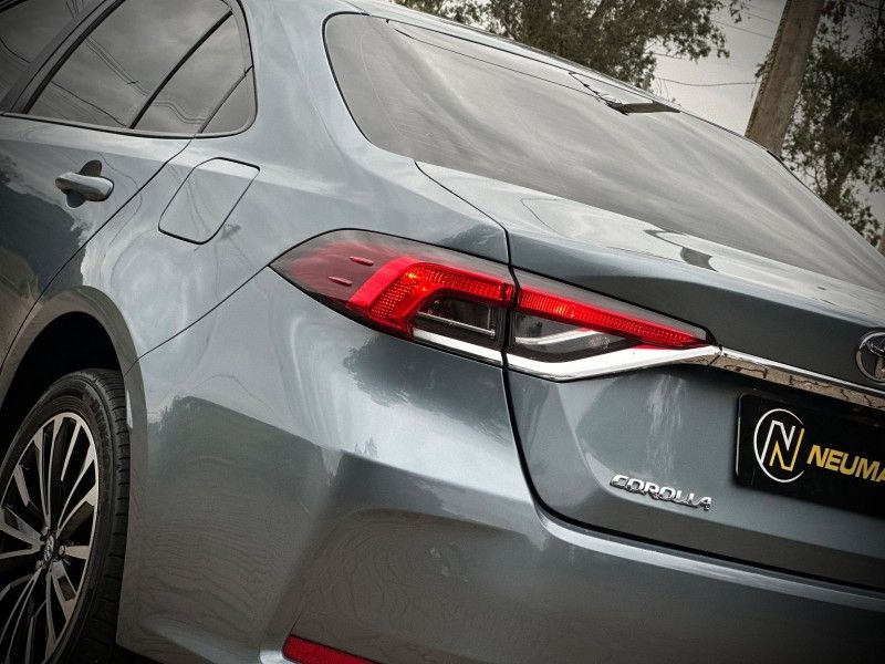 Toyota COROLLA GLI 2.0 2021 NEUMANN VEÍCULOS ARROIO DO MEIO / Carros no Vale