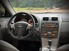 Toyota COROLLA XEi 2.0 2009 NEUMANN VEÍCULOS ARROIO DO MEIO / Carros no Vale
