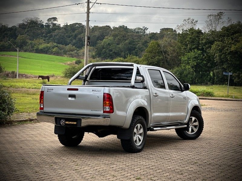 Toyota HILUX CAB.DUPLA SR 2.7 2010 NEUMANN VEÍCULOS ARROIO DO MEIO / Carros no Vale Toyota HILUX CAB.DUPLA SR 2.7 2010 NEUMANN VEÍCULOS ARROIO DO MEIO / Carros no Vale