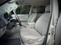 Toyota HILUX CAB.DUPLA SR 2.7 2010 NEUMANN VEÍCULOS ARROIO DO MEIO / Carros no Vale
