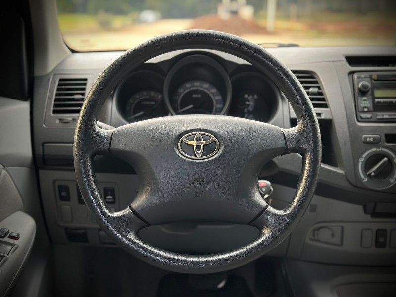 Toyota HILUX CAB.DUPLA SR 2.7 2010 NEUMANN VEÍCULOS ARROIO DO MEIO / Carros no Vale Toyota HILUX CAB.DUPLA SR 2.7 2010 NEUMANN VEÍCULOS ARROIO DO MEIO / Carros no Vale