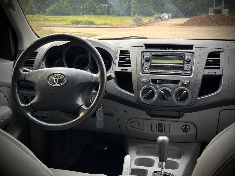 Toyota HILUX CAB.DUPLA SR 2.7 2010 NEUMANN VEÍCULOS ARROIO DO MEIO / Carros no Vale Toyota HILUX CAB.DUPLA SR 2.7 2010 NEUMANN VEÍCULOS ARROIO DO MEIO / Carros no Vale