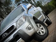 Toyota HILUX CAB.DUPLA SR 2.7 2010 NEUMANN VEÍCULOS ARROIO DO MEIO / Carros no Vale