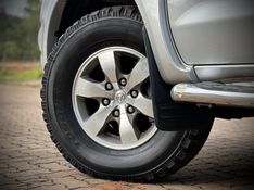 Toyota HILUX CAB.DUPLA SR 2.7 2010 NEUMANN VEÍCULOS ARROIO DO MEIO / Carros no Vale