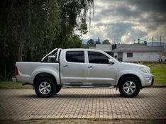 Toyota HILUX CAB.DUPLA SR 2.7 2010 NEUMANN VEÍCULOS ARROIO DO MEIO / Carros no Vale