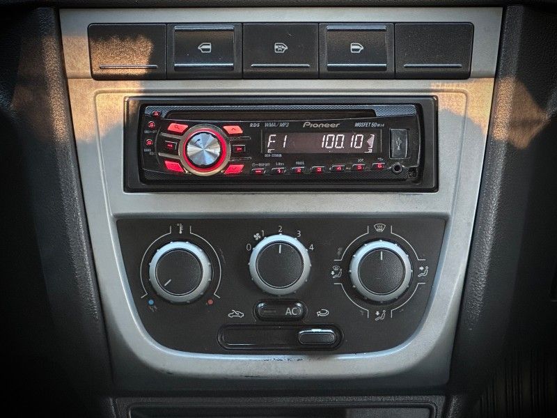 Volkswagen GOL 1.0 2009 NEUMANN VEÍCULOS ARROIO DO MEIO / Carros no Vale
