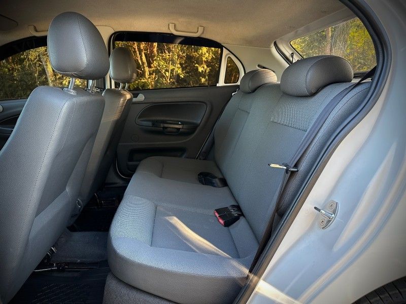 Volkswagen GOL 1.0 2009 NEUMANN VEÍCULOS ARROIO DO MEIO / Carros no Vale