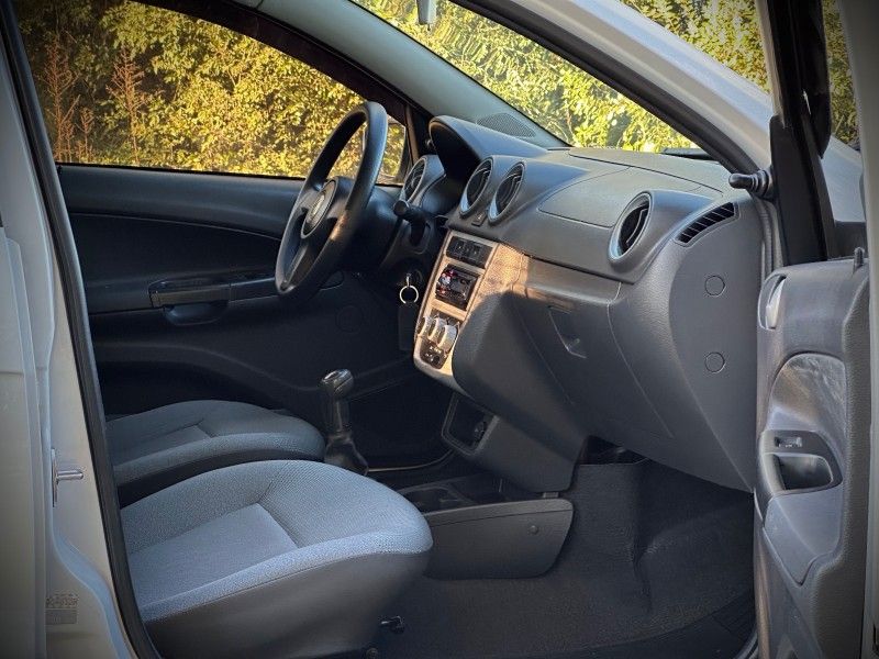 Volkswagen GOL 1.0 2009 NEUMANN VEÍCULOS ARROIO DO MEIO / Carros no Vale