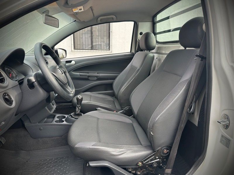 Volkswagen SAVEIRO ROBUST 1.6 2018 NEUMANN VEÍCULOS ARROIO DO MEIO / Carros no Vale