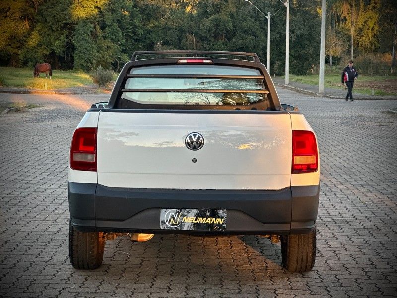Volkswagen SAVEIRO ROBUST 1.6 2018 NEUMANN VEÍCULOS ARROIO DO MEIO / Carros no Vale