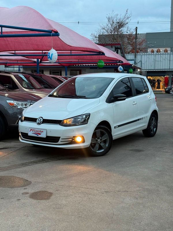 Volkswagen FOX RUN 1.6 8V 2017 FERREIRA VEÍCULOS VENÂNCIO AIRES / Carros no Vale