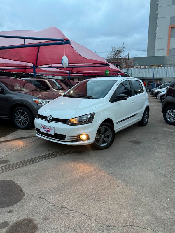 Volkswagen FOX RUN 1.6 8V 2017 FERREIRA VEÍCULOS VENÂNCIO AIRES / Carros no Vale
