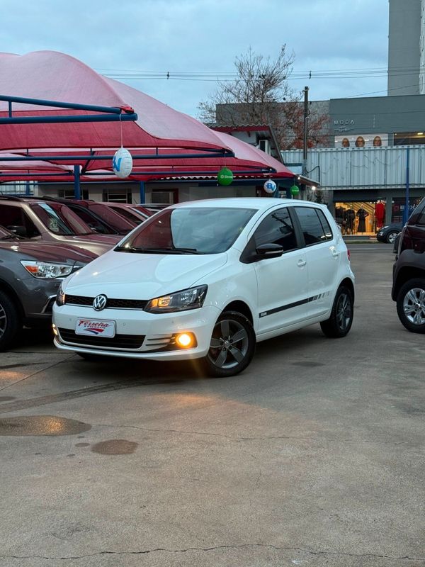 Volkswagen FOX RUN 1.6 8V 2017 FERREIRA VEÍCULOS VENÂNCIO AIRES / Carros no Vale