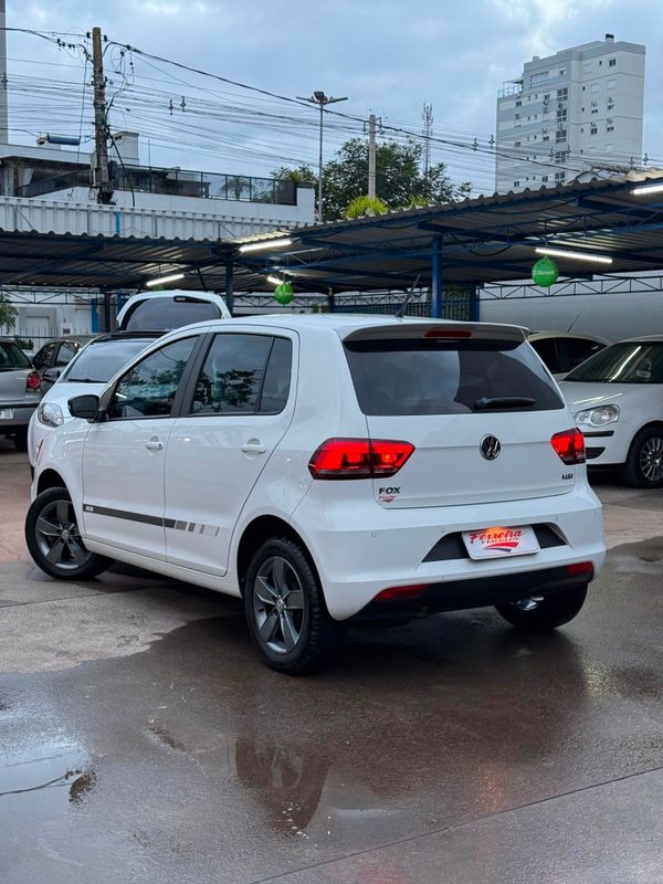 Volkswagen FOX RUN 1.6 8V 2017 FERREIRA VEÍCULOS VENÂNCIO AIRES / Carros no Vale