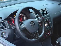 Volkswagen FOX RUN 1.6 8V 2017 FERREIRA VEÍCULOS VENÂNCIO AIRES / Carros no Vale