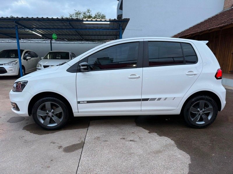 Volkswagen FOX RUN 1.6 8V 2017 FERREIRA VEÍCULOS VENÂNCIO AIRES / Carros no Vale