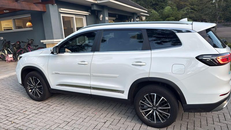 CAOA CHERY TIGGO 8 PRO 1.5 TCI PLUG-IN HYBRID DHT 2023/2024 FÁBIO BERNARDES PORTO ALEGRE / Carros no Vale