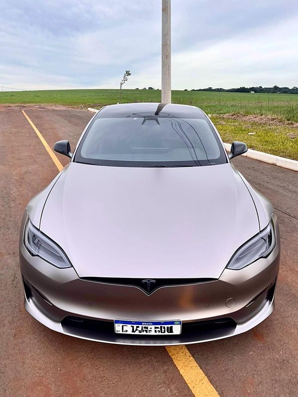 TESLA MODEL S ELÉTRICO PLAID 2021/2021 FÁBIO BERNARDES PORTO ALEGRE / Carros no Vale