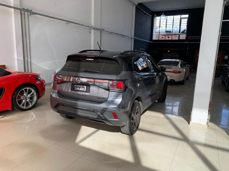 VOLKSWAGEN T-CROSS 1.4 250 TSI TOTAL FLEX HIGHLINE AUTOMÁTICO 2025/2025 FÁBIO BERNARDES PORTO ALEGRE / Carros no Vale VOLKSWAGEN T-CROSS 1.4 250 TSI TOTAL FLEX HIGHLINE AUTOMÁTICO 2025/2025 FÁBIO BERNARDES PORTO ALEGRE / Carros no Vale