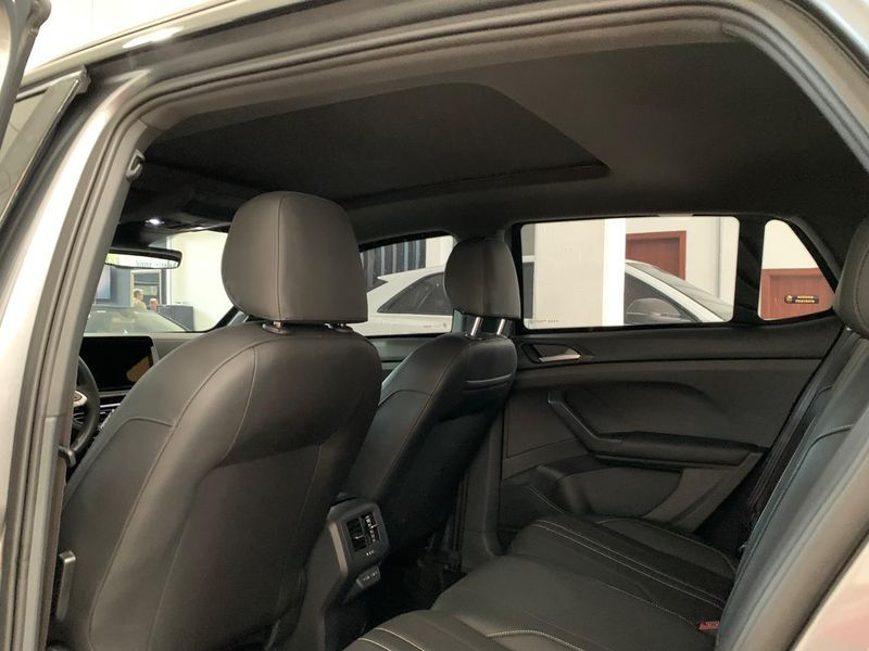 VOLKSWAGEN T-CROSS 1.4 250 TSI TOTAL FLEX HIGHLINE AUTOMÁTICO 2025/2025 FÁBIO BERNARDES PORTO ALEGRE / Carros no Vale VOLKSWAGEN T-CROSS 1.4 250 TSI TOTAL FLEX HIGHLINE AUTOMÁTICO 2025/2025 FÁBIO BERNARDES PORTO ALEGRE / Carros no Vale