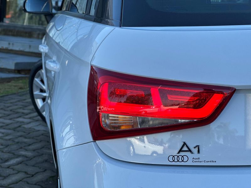 Audi A1 Sportback 1.4 TFSI 5p S-tronic 2013/2014 CONCEPT MOTORS PASSO FUNDO / Carros no Vale Audi A1 Sportback 1.4 TFSI 5p S-tronic 2013/2014 CONCEPT MOTORS PASSO FUNDO / Carros no Vale