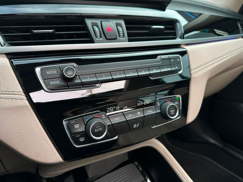 BMW X1 SDRIVE 20i X-Line 2.0 TB Active Flex 2021/2022 CONCEPT MOTORS PASSO FUNDO / Carros no Vale BMW X1 SDRIVE 20i X-Line 2.0 TB Active Flex 2021/2022 CONCEPT MOTORS PASSO FUNDO / Carros no Vale